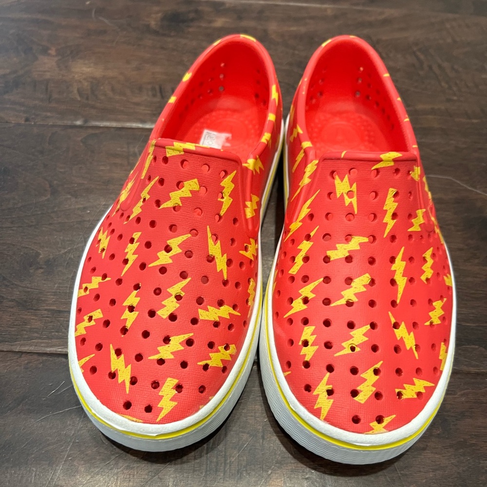 Kids Native Sugarlite w/Lightning Bolts Sz J2